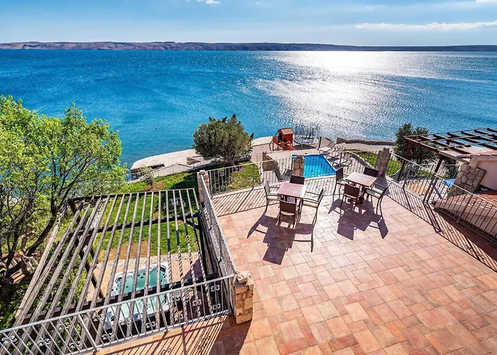 Tiffany Nyaraló Zára